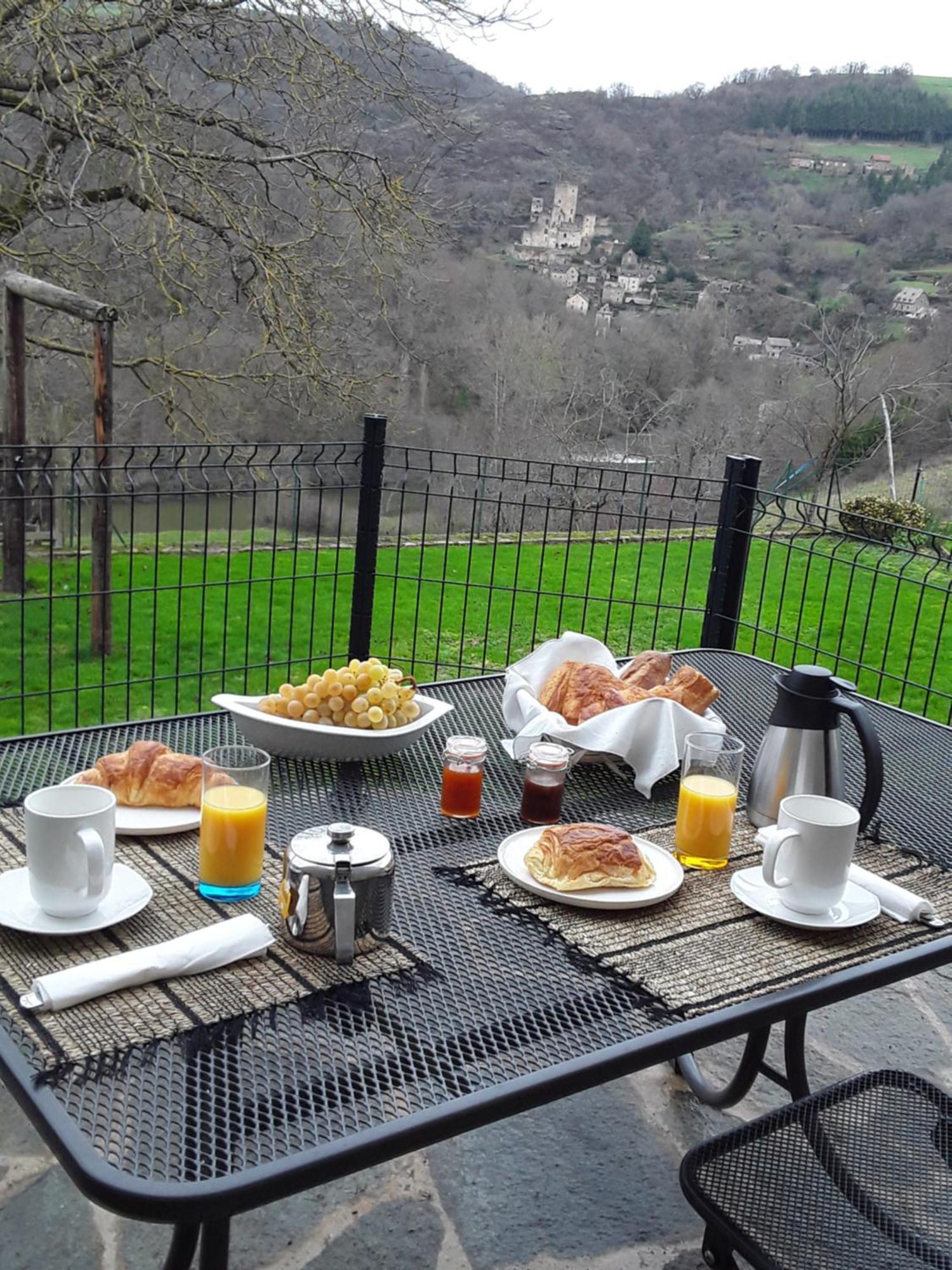 Chambre D'Hotes Cadravals Belcastel Aveyron Villa ภายนอก รูปภาพ